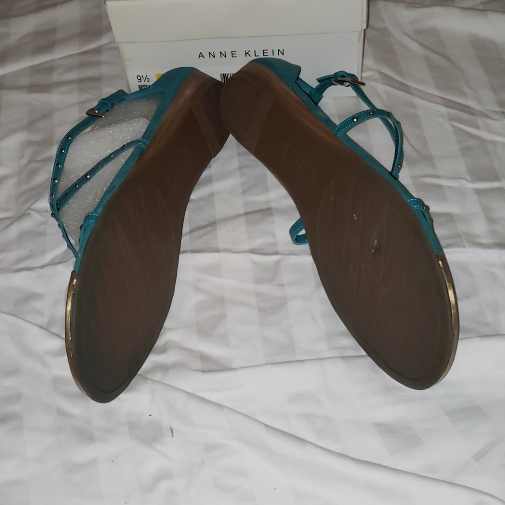 Anne Klein - Picture 3 of 3